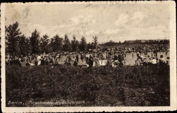 Postcard Berlin Wedding, Schillerpark, paddling pool