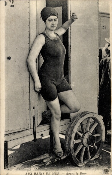 Postcard Avant le Bain, Woman in a Swimsuit