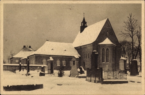 Postcard Marktleuthen im Fichtelgebirge, cemetery building in winter