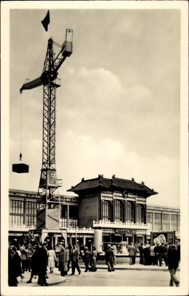 Postcard Leipzig in Saxony, Technical Fair, Hall of the People&#39;s Republic of China, crane