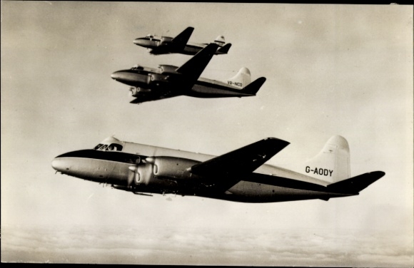 Ak Dresden Klotzsche, De drie afgebeelde Havilland 114 Heron Mk 2-vliegtuigen bevinden zich in...