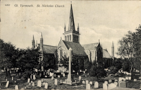 Ak Great Yarmouth Norfolk England, St. Nicholas Church, Friedhof, Grabsteine