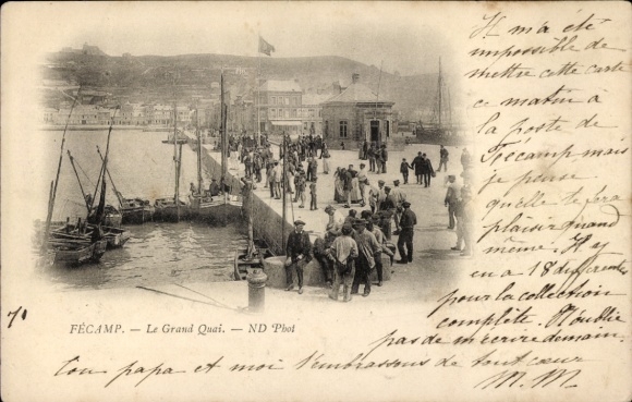Ak Fécamp Seine Maritime,  Grand Quai, Hafen mit Booten und Menschen