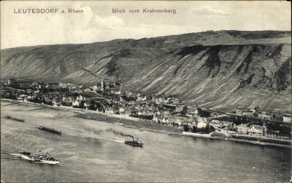 PC Leutesdorf on the Middle Rhine, Krahnenberg, aerial view, steamer