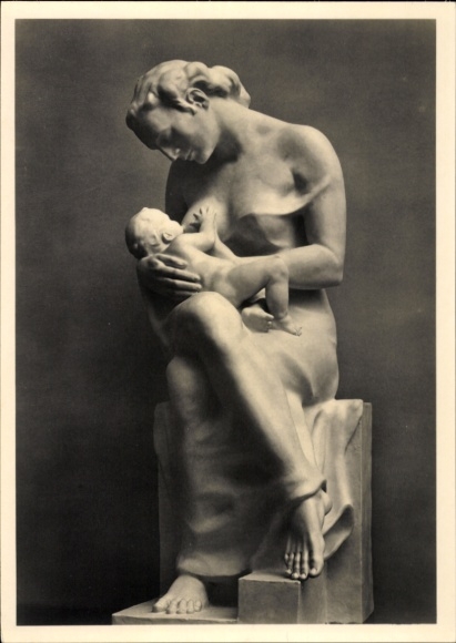 Postcard sculpture by Josef Thorak, mother with child, HDK 416