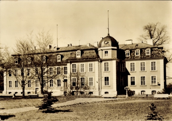 Ak Meisdorf Falkenstein im Harz, historisch gebouw met tuin, vrij uitzicht, geen mensen