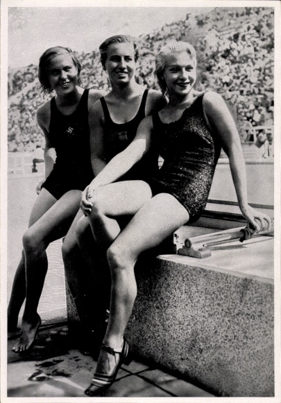 Collector's card Olympics 1936, high divers Käte Kohler, Velma Dunn and Dorothy Poynton