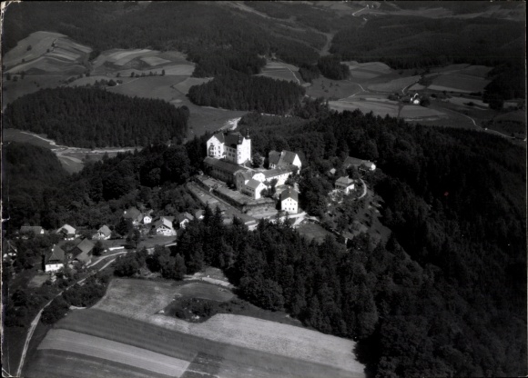 Ak Tittling im Dreiburgenland Niederbayern, Schloss Englburg, Fliegeraufnahme