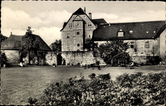 Postcard Melsungen in Hesse, castle garden, trees, people on benches