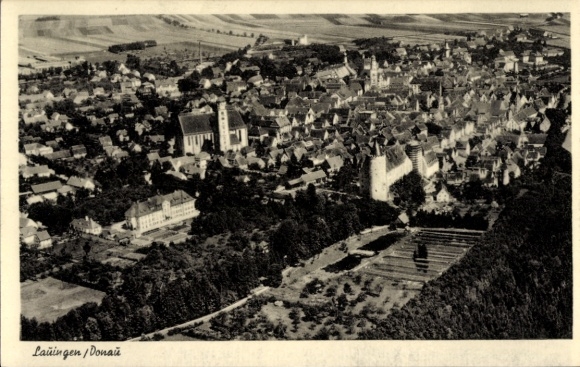 Ak Lauingen aan de Donau Schwäbische Alb, luchtfoto van de stad, kerk, oude huizen, rots