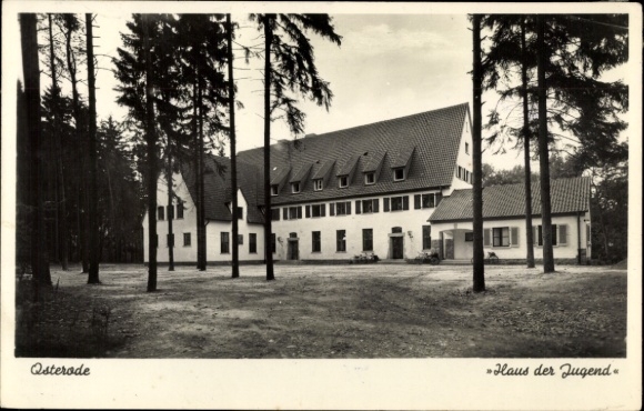 KP Osterode am Harz, Centrum Młodzieży, teren leśny, architektura
