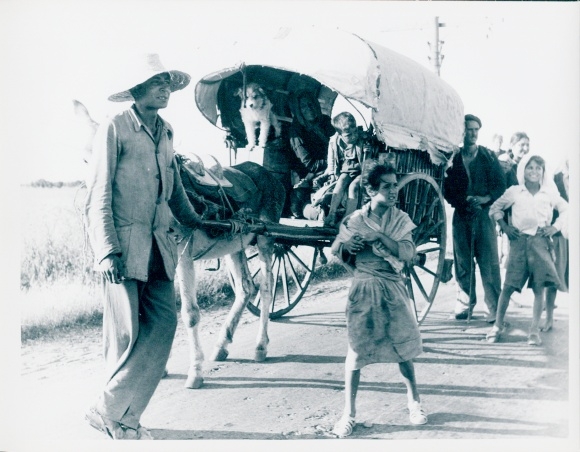 Photo film scene Barcelona, horse-drawn carriage, people, FRG 1952, Jordan J. von Boyadjieff