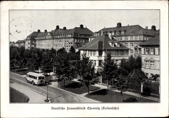 Postcard Chemnitz in Saxony, bus in front of the women&#39;s clinic