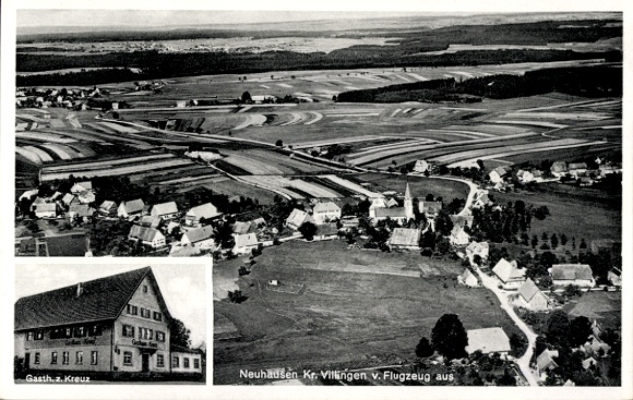 Ak Neuhausen (bei Villingen) Königsfeld im Schwarzwald, Luftaufnahme von Neuhausen, Gasthaus z. K