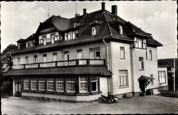 Postcard Hartha Hintergersdorf Tharandt in the Ore Mountains, FDGB convalescent home Forsthaus, motorcycle