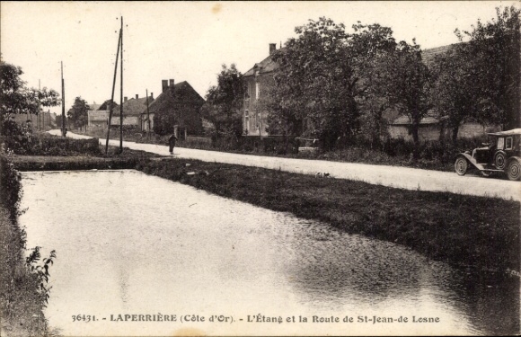 Postcard Laperrière sur Saône Côte d'Or, Etang and the Route de St-Jean-de Lesne