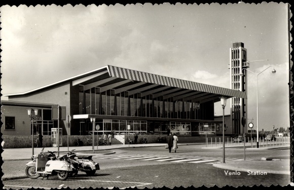 Postcard Venlo Limburg Netherlands, station, railway station