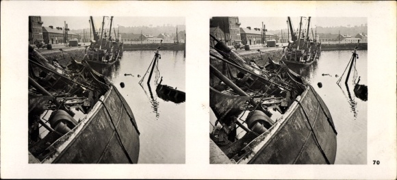 Stereo spatial image photo The Battle in the West No. 70, sunken ships in the port of Dieppe
