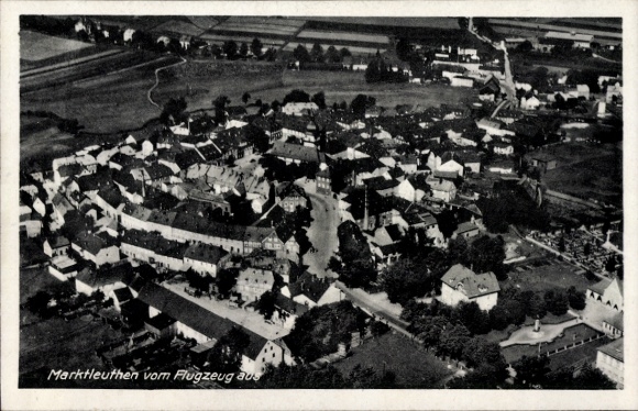 Postcard Marktleuthen in the Fichtelgebirge, aerial view of houses, streets