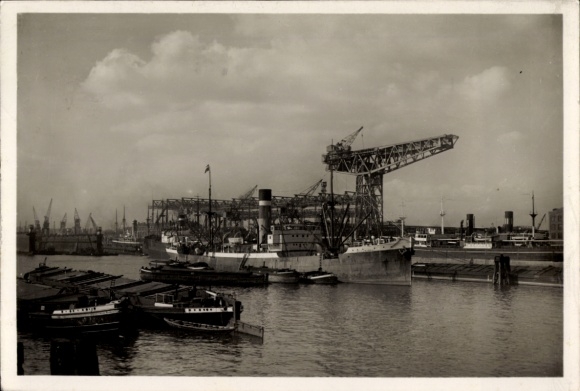 Ak Hamburg Port, scheepswerffaciliteiten, stoomvrachtschip City of Bombay, Ellerman Lines