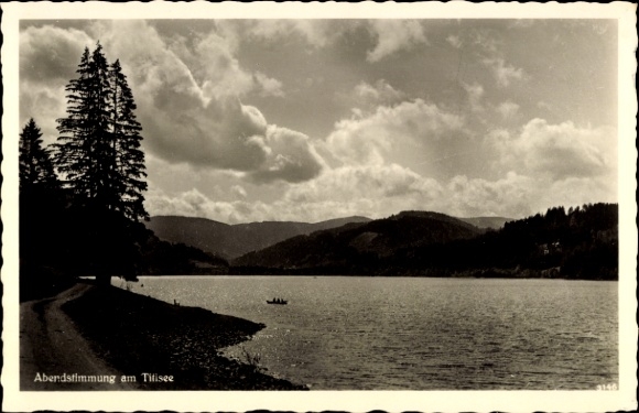 Ak Titisee Neustadt im Breisgau Hochschwarzwald, Abendstimmung am Tifisee, Wasser, Berge, Bäume, 