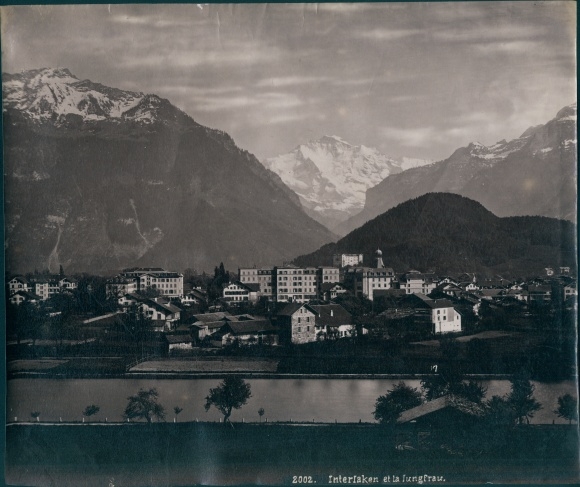 Photo Interlaken Bern Canton Switzerland, general view with Jungfrau