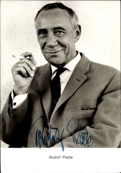 Postcard actor Rudolf Platte, portrait with cigarette, autograph