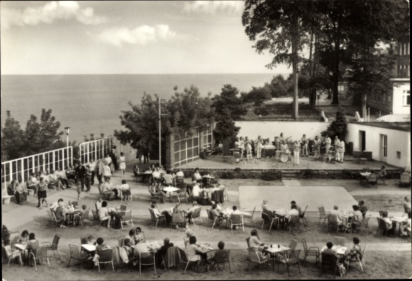 Postcard Ostseebad Sellin on Rügen, open-air stage with audience