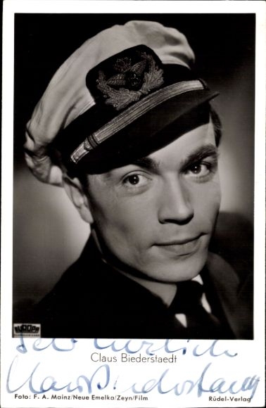 Postcard actor Claus Biederstaedt, portrait, captain's hat, autograph