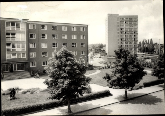 Ak Wolfen in Saksen-Anhalt, hoogbouw Thalheimer Strasse, leerwoning VEB Filmfabrik