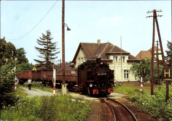 Ak Jonsdorf in der Oberlausitz Sachsen, Dampflok 89 1757-6, Bahnhofszug, Bahnbereich, Häuser