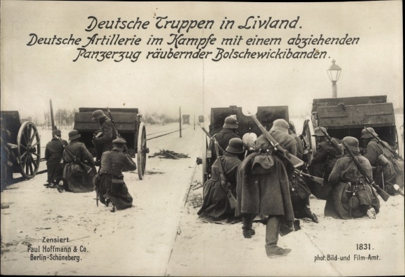 PC Livland, German soldiers, I. WK, German artillery fighting a Russian armored train