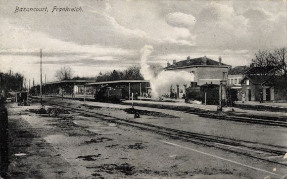 Postcard Bazancourt Marne, station, track side, steam locomotive