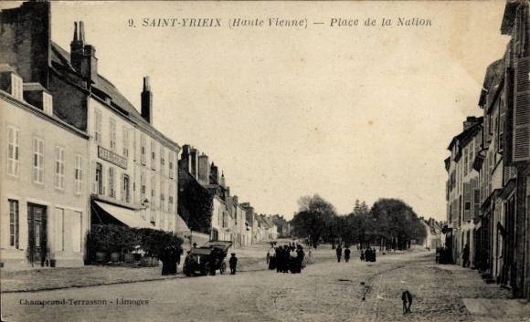KP Saint Yrieix Haute Vienne, Place de la Nation, kawiarnia