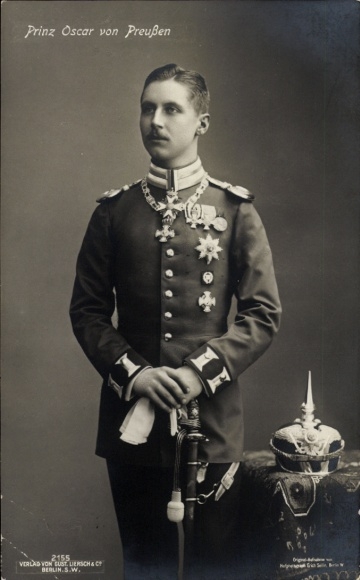 KP Oskar Książę Prus, portret w mundurze