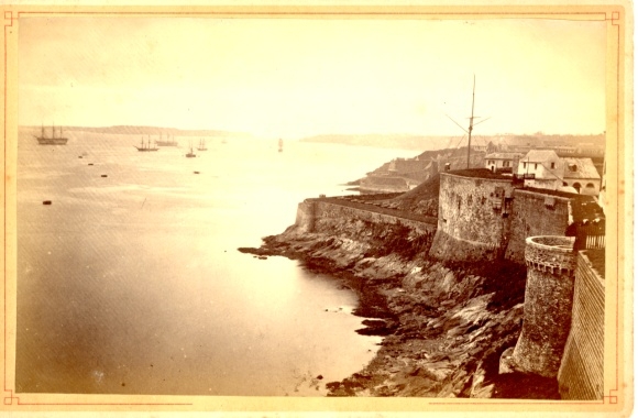 Photo Brest Finistère, coast with castle