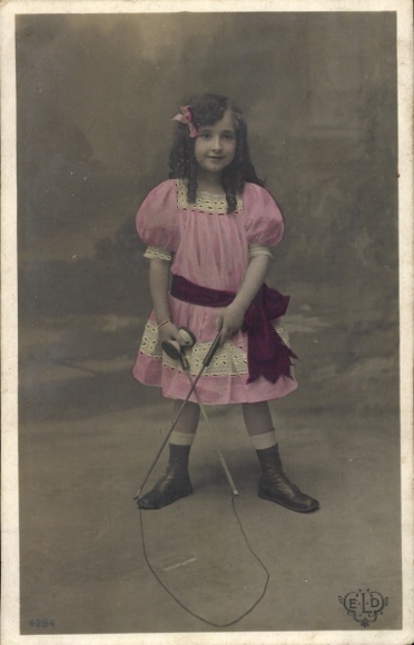 Ak Mädchen beim Spielen, Diabolo