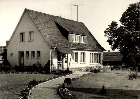 Ak Schleiz im Vogtland Thüringen, Konsum-Landgaststätte Elsbach, einladender Garten, ruhige Archi