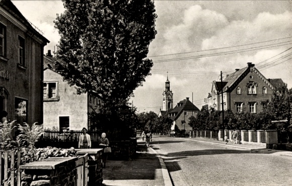 Postcard Niederwiesa Sachsen, Dresdner Straße, Pharmacy, Church
