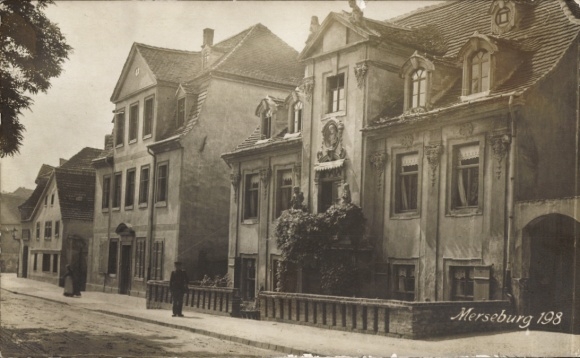 Foto Ak Merseburg an der Saale, Straßenansicht