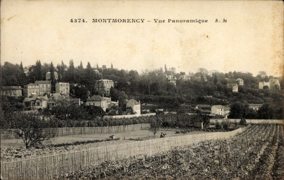 Ak Montmorency Val d’Oise, Panoramaansicht von  Weinberg, Gebäude
