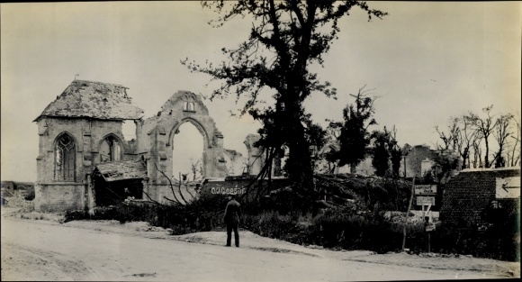 Photo Quéant Pas de Calais, ruins of the church, war destruction World War I
