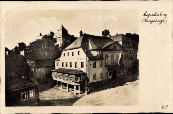 Ak Augustusburg im Erzgebirge, Haus mit Balkon, historische Architektur, Erzgebirge, Postkarte