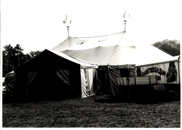 Photo Circus Hein, circus tent, car of the predator show, Wittenberge 1989