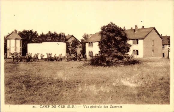 CPA Ger Pyrénées-Atlantiques, Camp, Vue Générale des Casernes