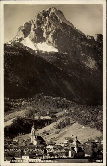 Ak Mittenwald in Oberbayern,  Wetterstein, Berglandschaft, Kirche, 