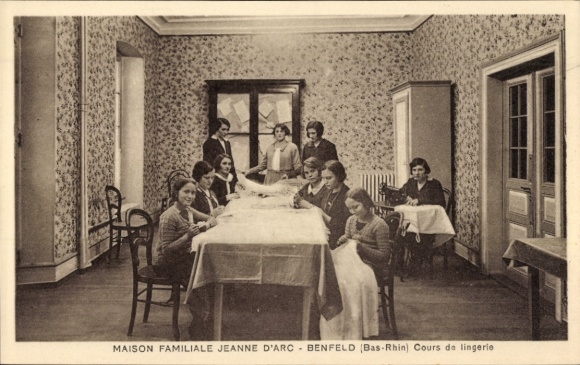 Postcard Benfeld Alsace Bas Rhin, Family House of Joan of Arc, Lingerie Course