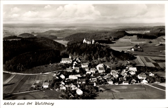 Postcard Waldburg in Württemberg, aerial view of castle visible, rural surroundings
