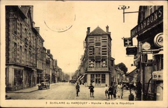 CPA Saint Hilaire du Harcouët Manche, Rue de la République