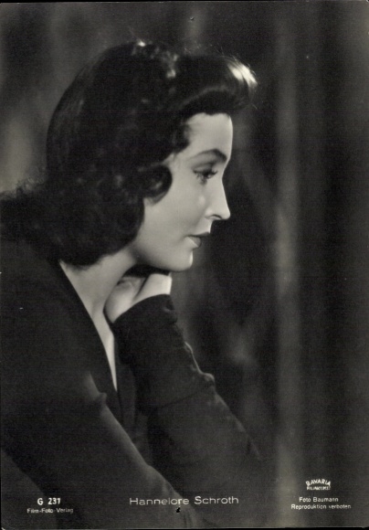 Ak-actrice Hannelore Schroth, portret in profiel